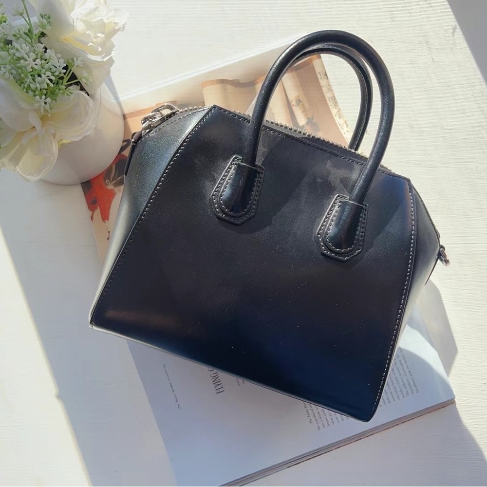 GIVENCHY Mini Antigona Linen Black